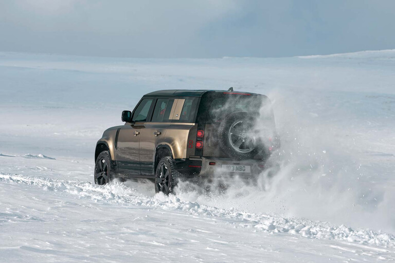 Land Rover Defender snow