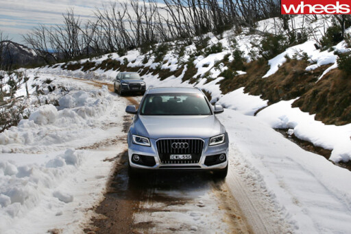 Audi -Q7-driving -Snow
