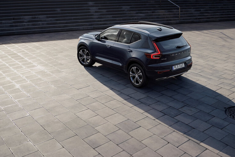 Smaller engine battery pack to power Volvo XC40