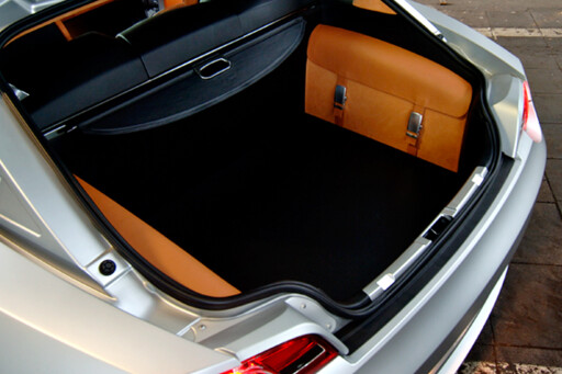 2006-BMW-Z4-Coupe-bootspace.jpg