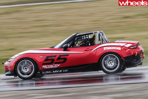 Mazda -MX-5-Cup -side