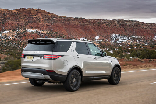 2017 Land Rover Discovery rear side