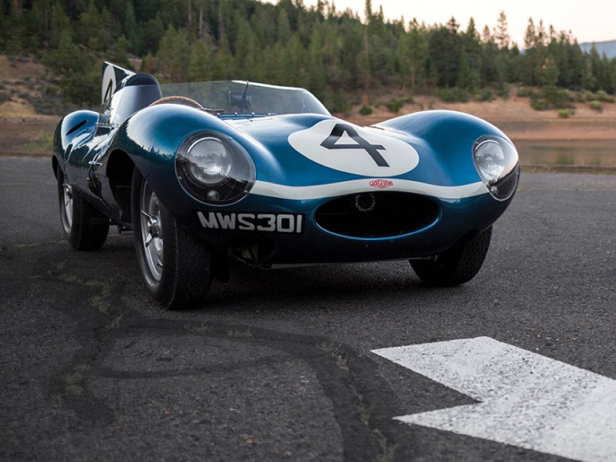 Jaguar D-Type sells for staggering $28m, breaks record