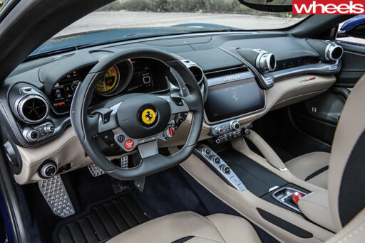Ferrari -GTC4Lusso -interior