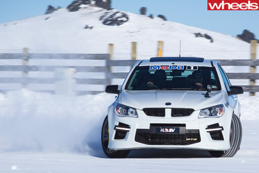 HSV-GTS-front -sideways -Drifting -in -Snow