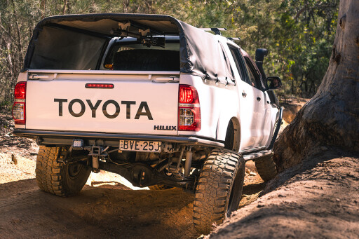2015-Toyota-Hilux-rear-on.jpg