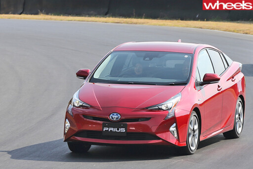 Toyota -Prius -driving -front -driving