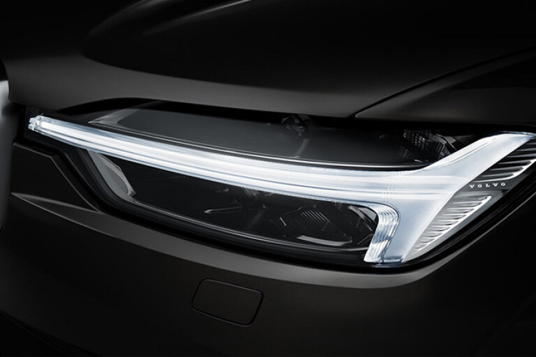 Volvo XC60 headlights
