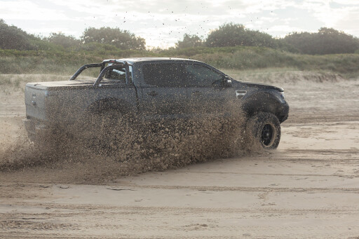 Custom Ford V8 Ranger sand.jpg