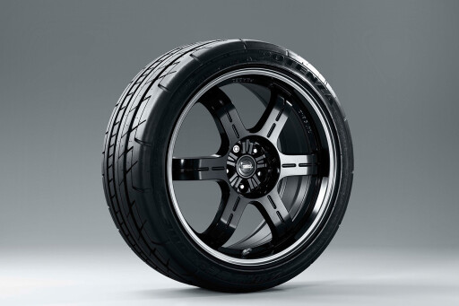 Nissan-GT-R-Spec-V-tyres.jpg