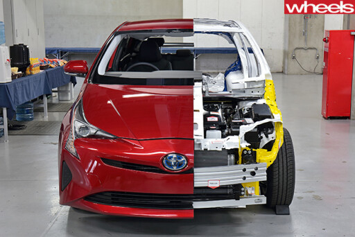 Toyota -Prius -driving -front -with -mechanicals