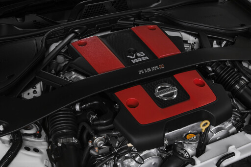 2018 Nissan 370Z Nismo engine