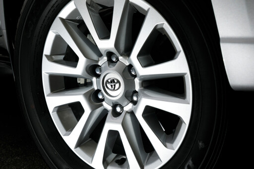2017 Toyota LandCruiser Prado wheel.jpg