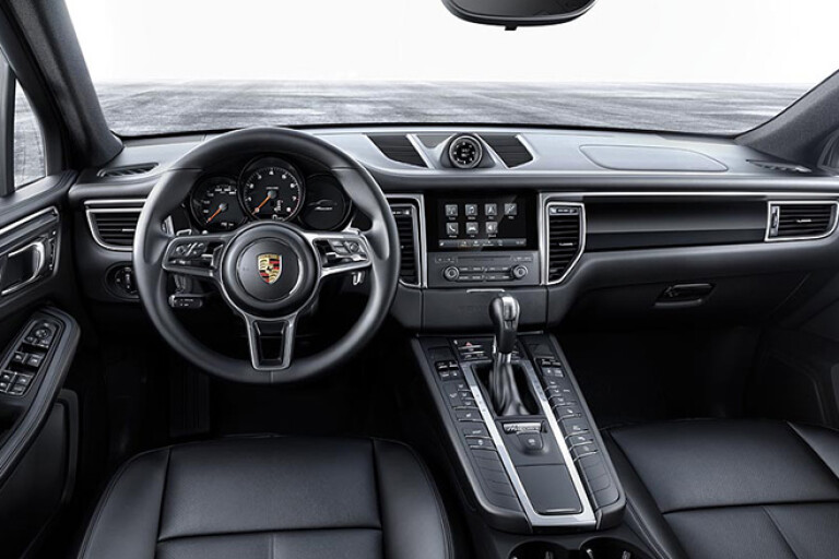 2017 Porsche Macan interior