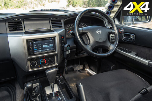 Nissan Patrol Optimizer 6500 V8 interior