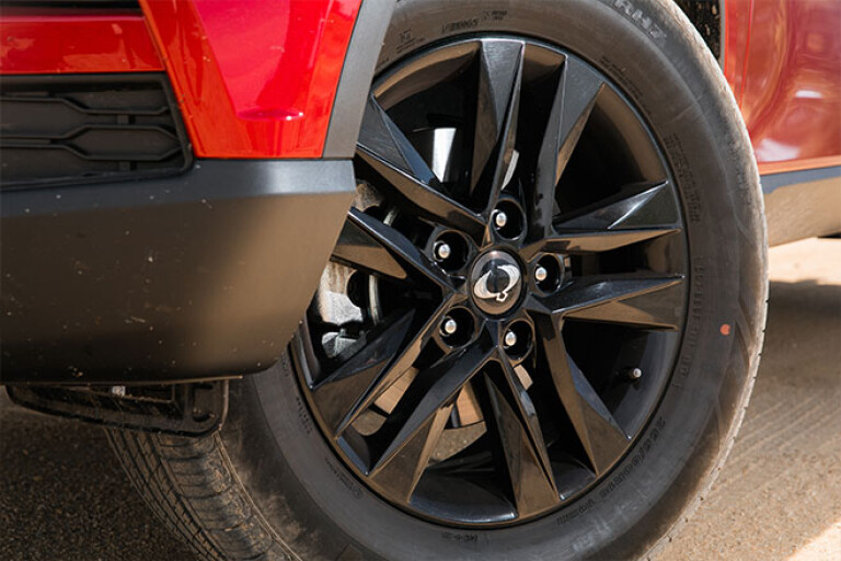 SsangYong Musso XLV Ultimate 18-inch wheels