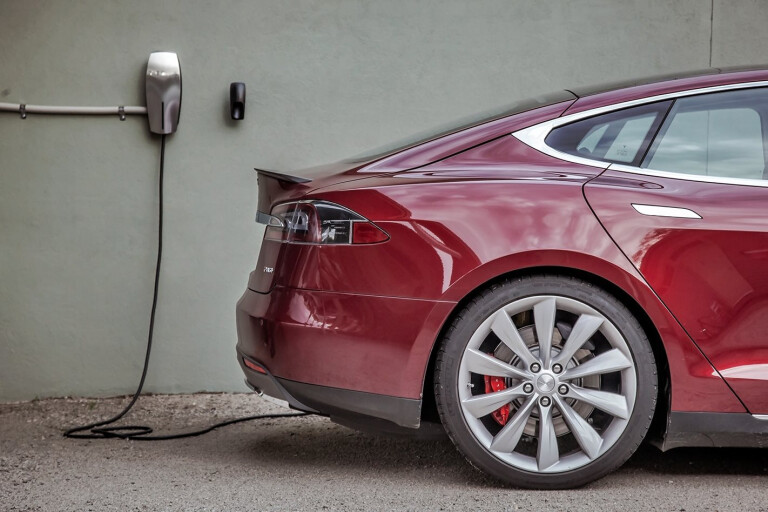 Tesla Model S charge