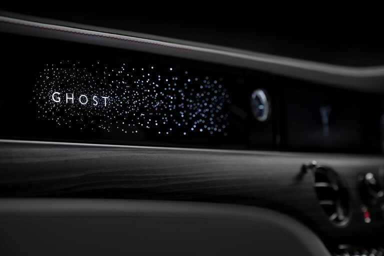 Rolls-Royce Ghost illuminated fascia