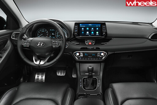 Hyundai -i 30-interior -touchscreen