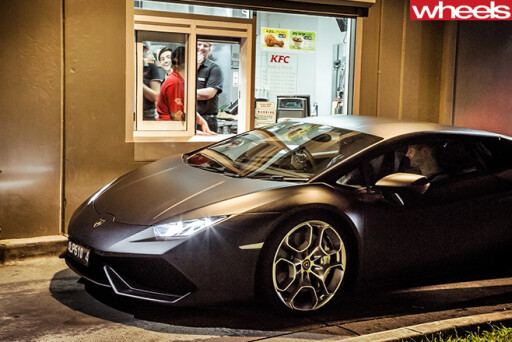 Lamborghini -Huracan -front -side -parked