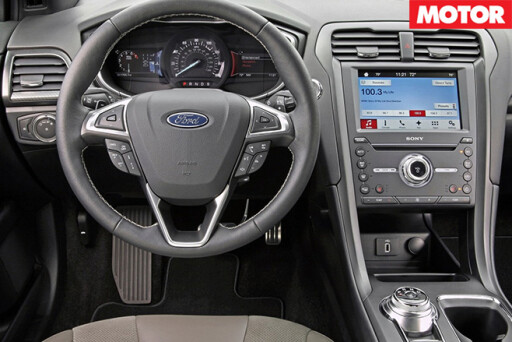 Ford Fusion XR6 sport interior