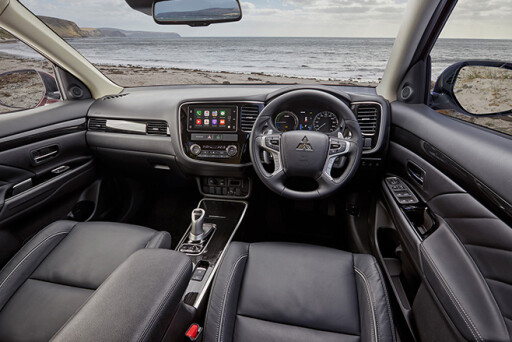 Mitsubishi Outlander Exceed interior