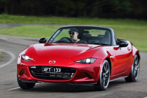 Mazda MX-5 driving front side