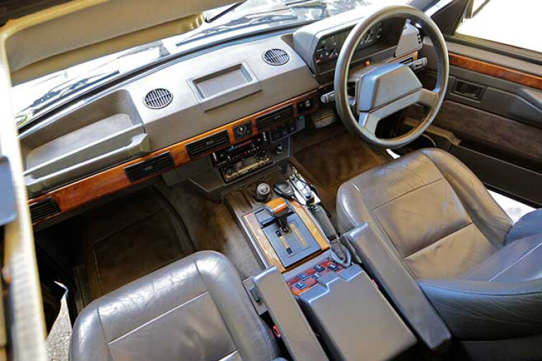 Range Rover Classic interior