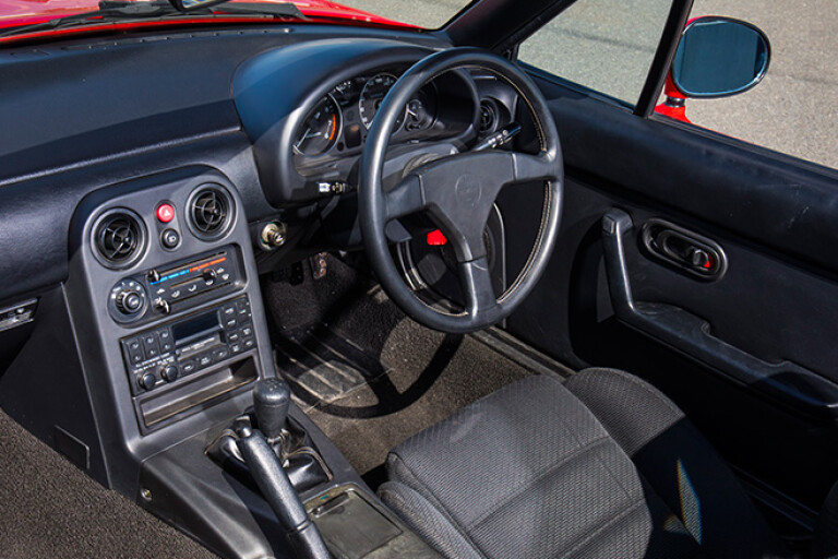 Mazda MX-5 NA interior