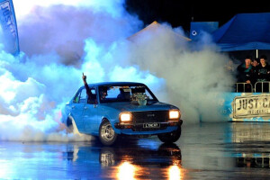 Lynchy V8 Corolla burnout