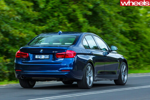 BMW-318i -driving -rearjpg