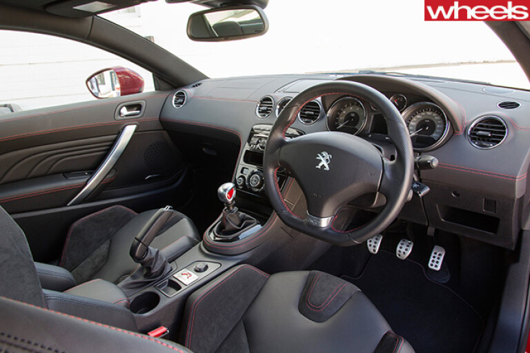 Peugeot -RC-Z-interior