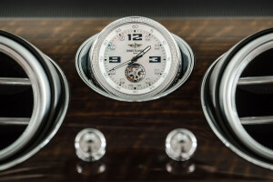 Bentley Bentayga clock