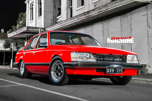 HOLDEN VH COMMODORE 