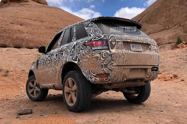 2020 Land Rover Defender underbody spy shots