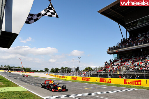Max -Verstappen -Red -Bull -chequered -flag