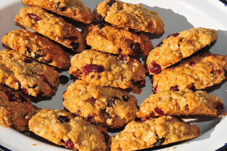 Recipe: Cranberry and oat biscuits