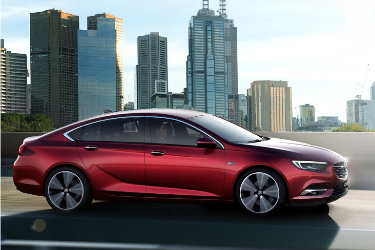 1422 2018 HOLDEN NG COMMODORE SIDE PUBLICITY SHOT 2 Jpg