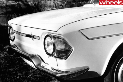 Older -car -1966-front -fascia