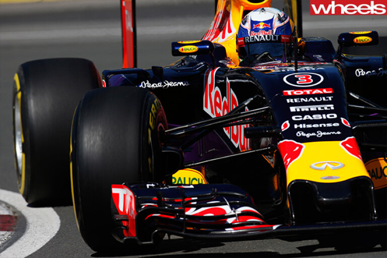 Daniel -Ricciardo -taking -corner -F1