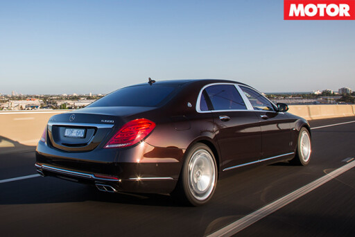 Mercedes -Maybach -S600-driving