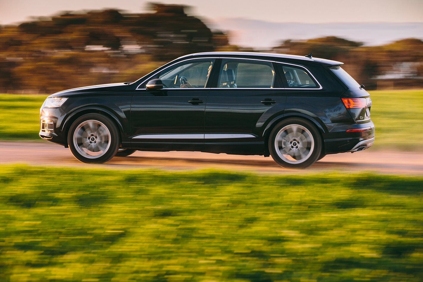 waar dan ook twist heerser Audi Q7 Review, Price & Features