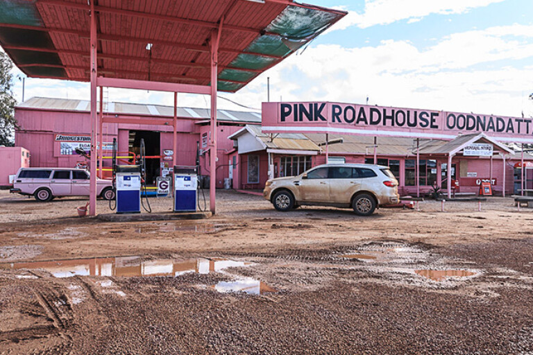 Ford Everest refuelling at Pink Roadhouse