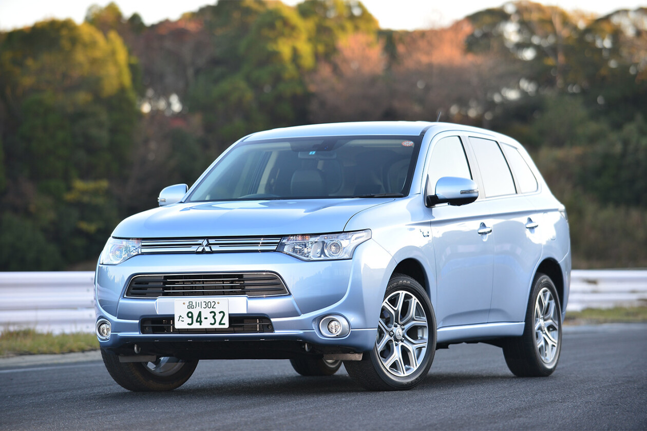 Mitsubishi Outlander PHEV 2014 review