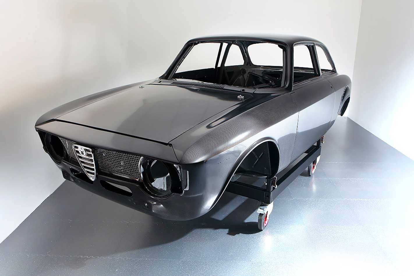 Alfaholics Reveals Gta R Carbon Fibre Body Conversion