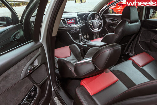 Lexus -GS-F-interior