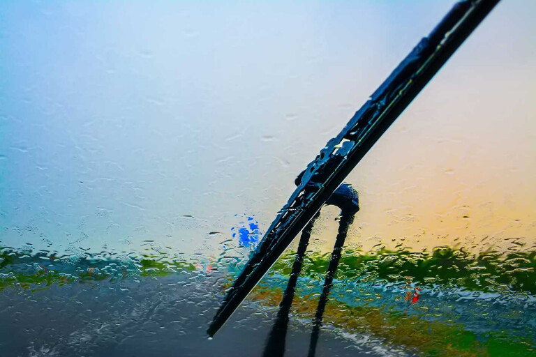 How to change your windscreen wipers