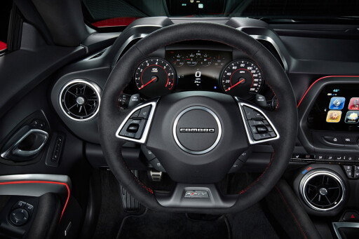 2018-Chevrolet-Camaro-ZL1-1LE-steering-wheel.jpg