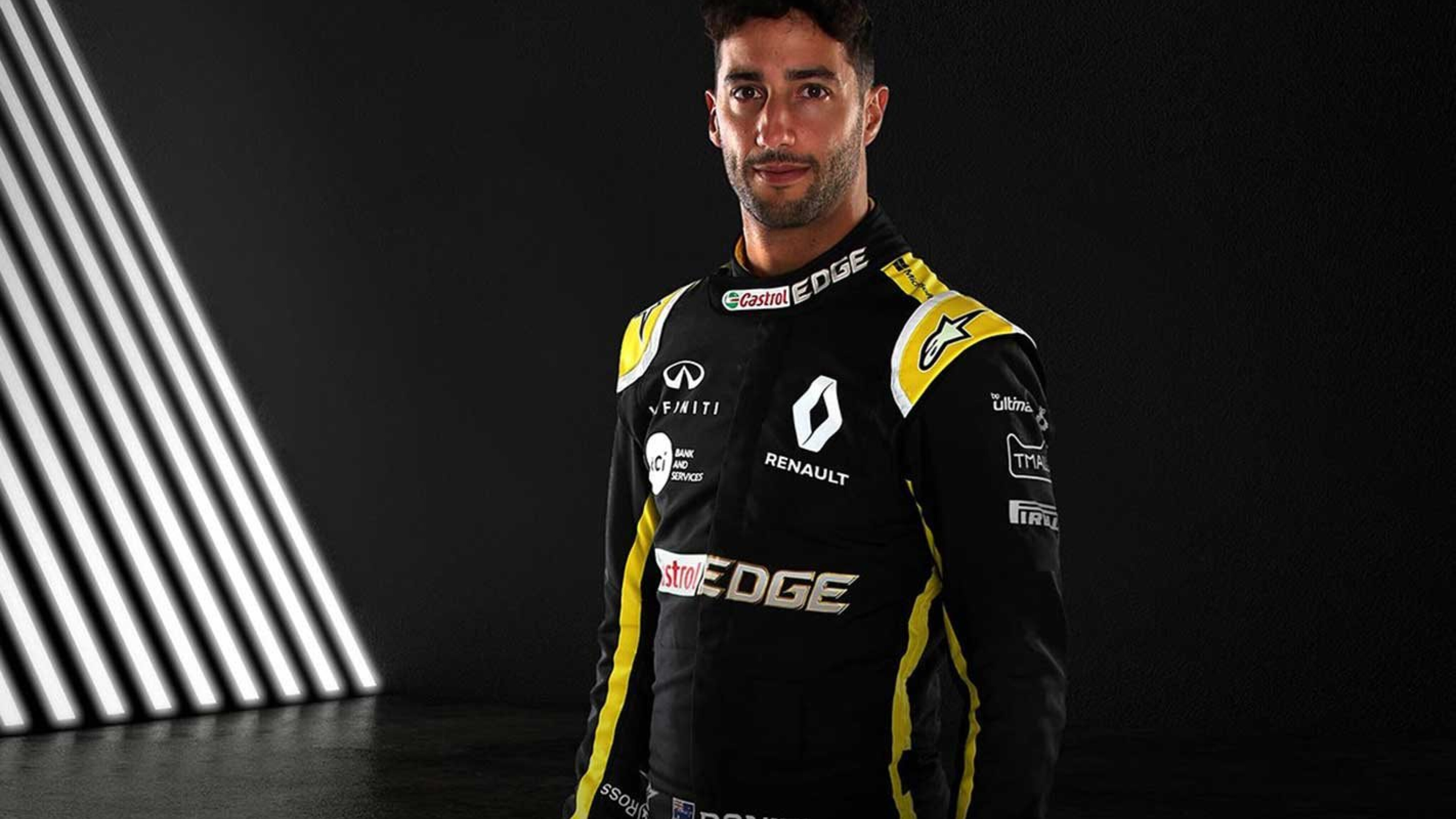 Ricciardo: F1 trophies should be 'iconic not generic' · RaceFans