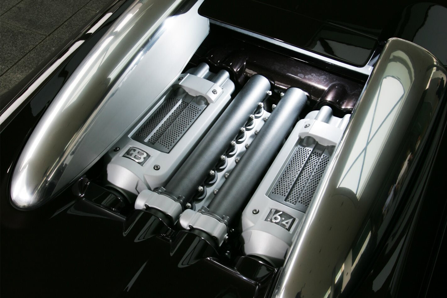 Bugatti S W16 Engine Explained - bugatti veyron engine rev roblox sound